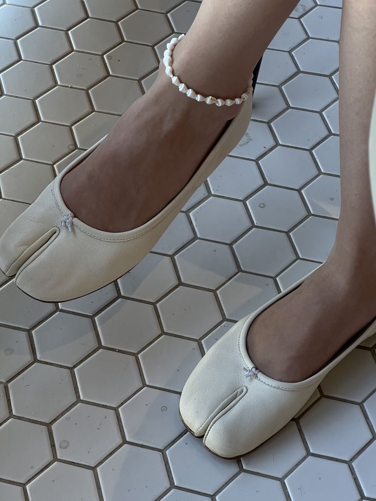 Genevieve Split-Toe Leather Ballet Flats