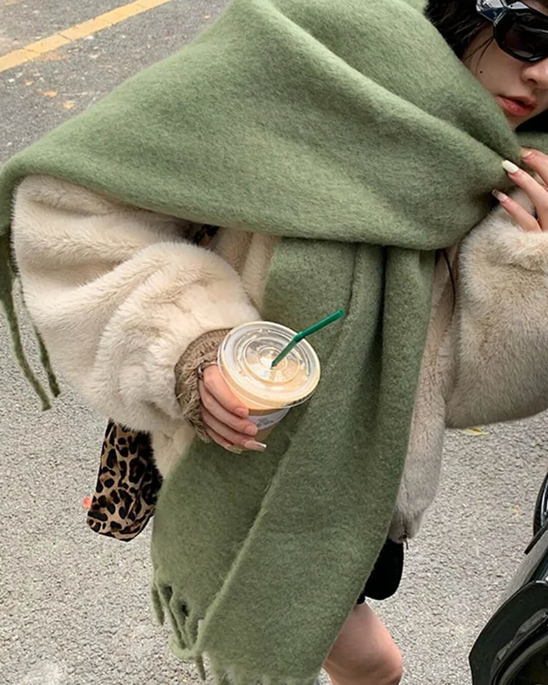 Vespera Oversized Tasseled Winter Scarf