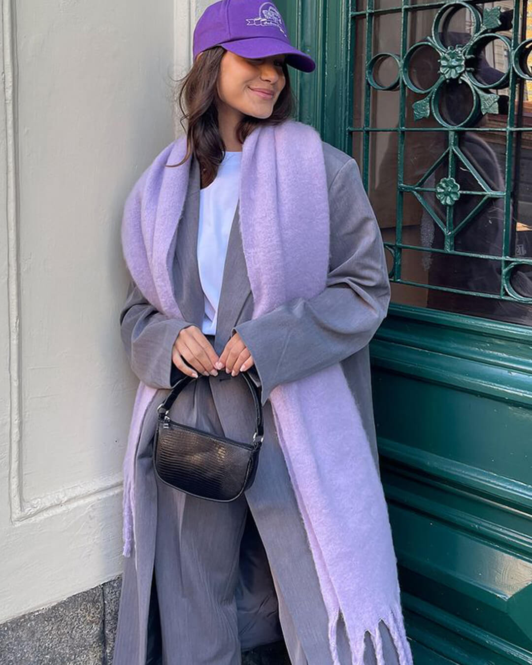 Vespera Oversized Tasseled Winter Scarf