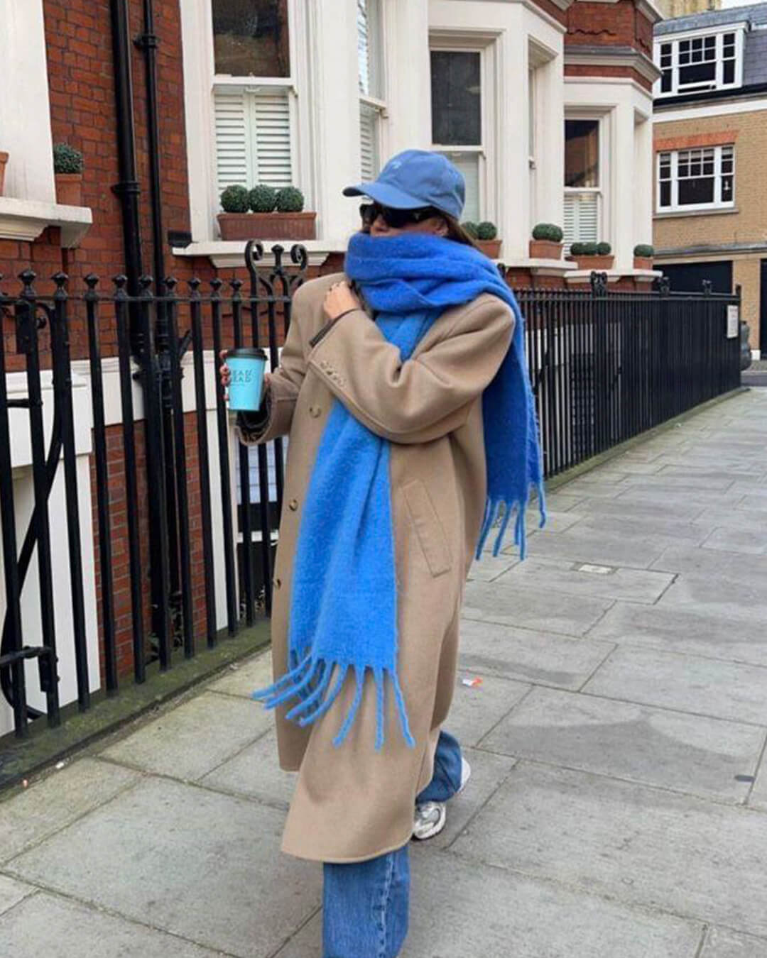 Vespera Oversized Tasseled Winter Scarf