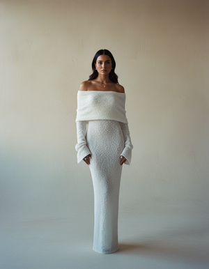 Effortless Off-Shoulder Silhouette Maxi Dress